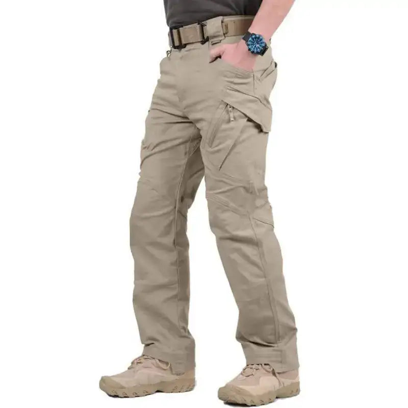 Pantalon randonnée imperméable coupe cargo