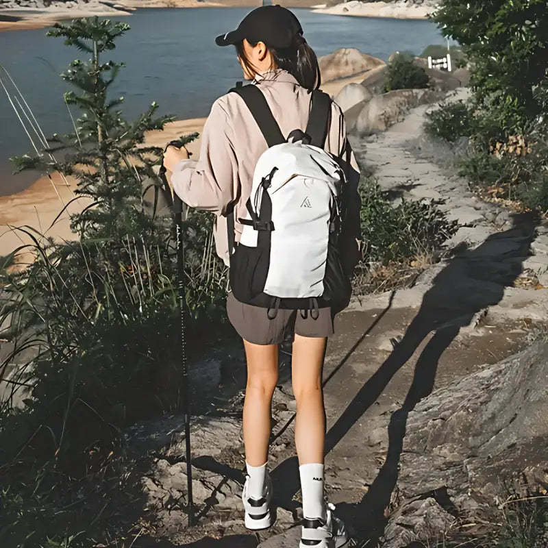Sac à dos randonnée adolescent 18l compact