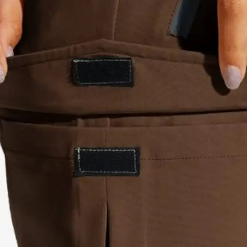 Short femme randonnée respirant plein air