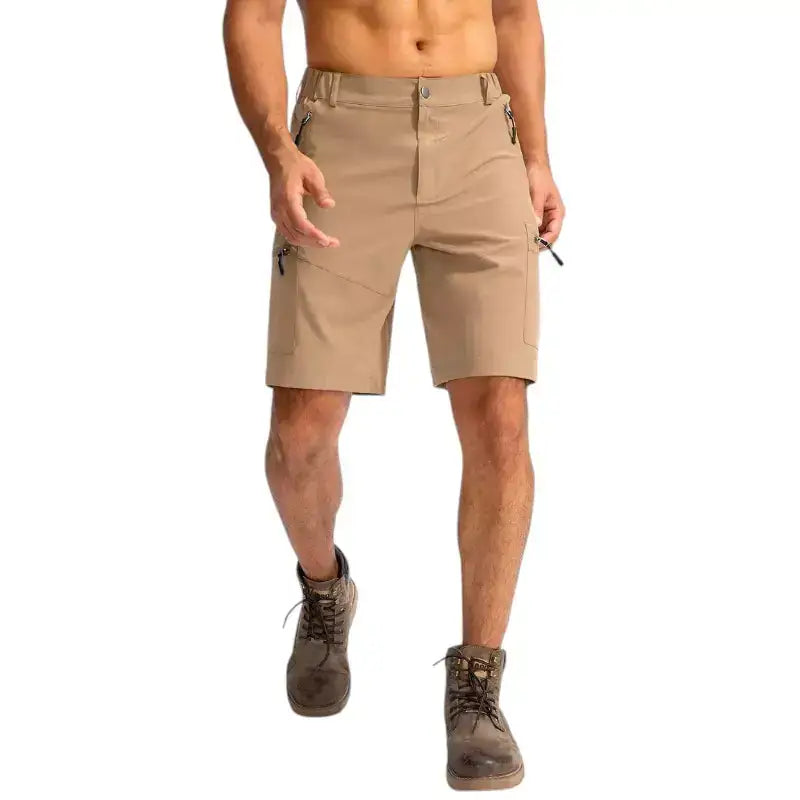 Short homme randonnée aventure pratique