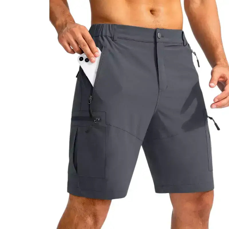 Short homme randonnée aventure pratique