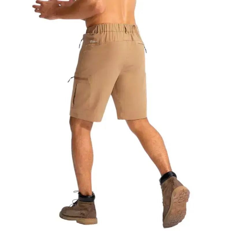 Short homme randonnée aventure pratique