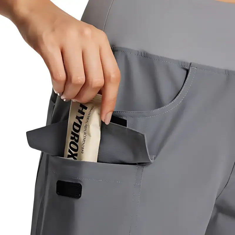 Short randonnée femme avec poches robuste