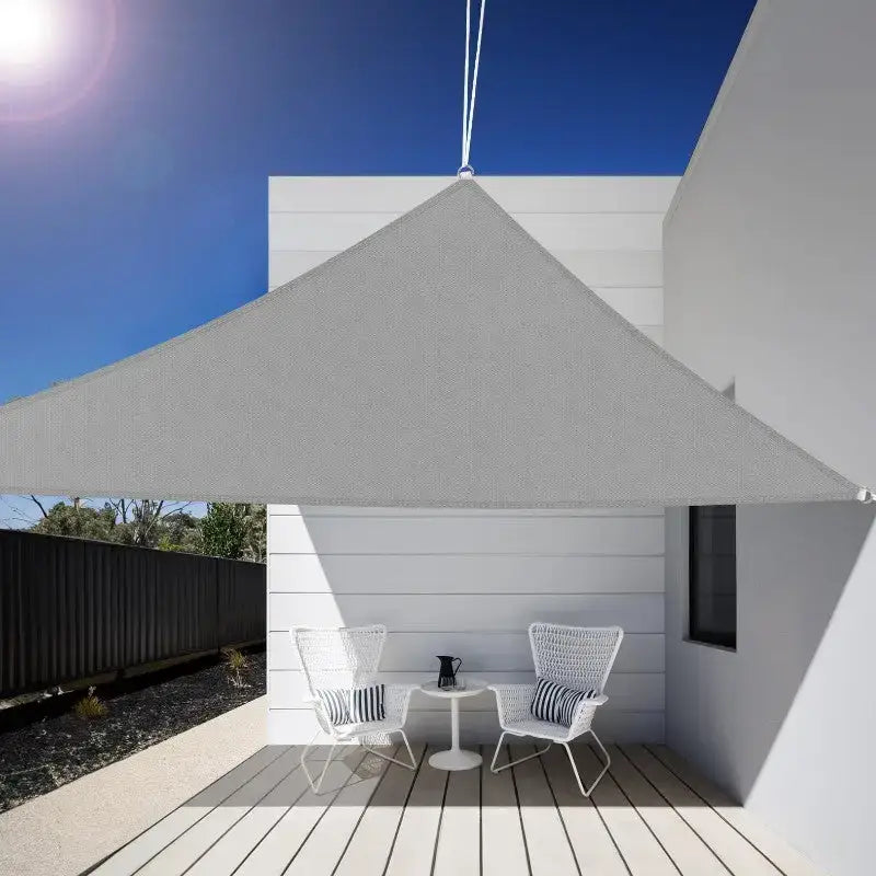 Voile ombrage triangulaire imperméable terrasse