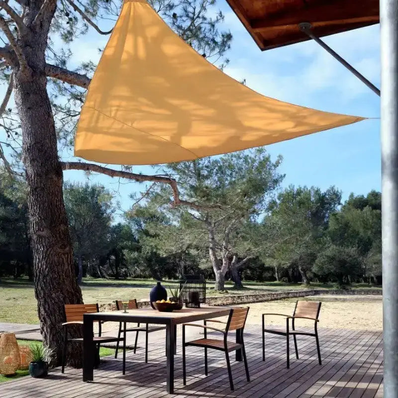 Voile ombrage triangulaire imperméable terrasse