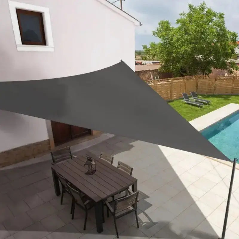 Voile ombrage triangulaire imperméable terrasse