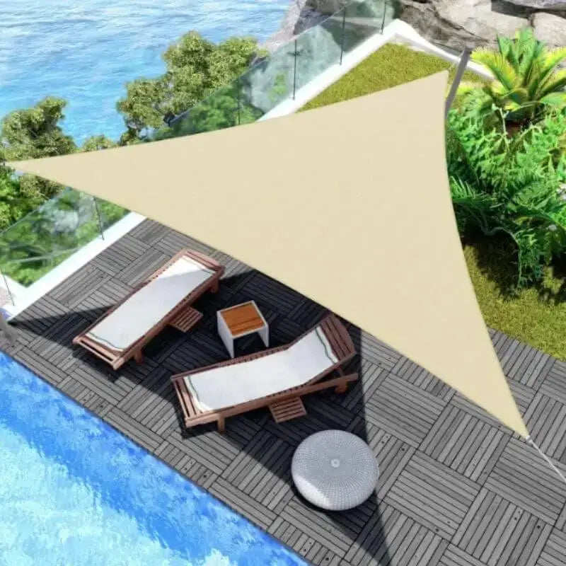 Voile ombrage triangulaire imperméable terrasse