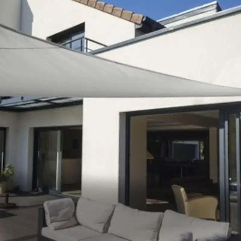 Voile ombrage triangulaire imperméable terrasse