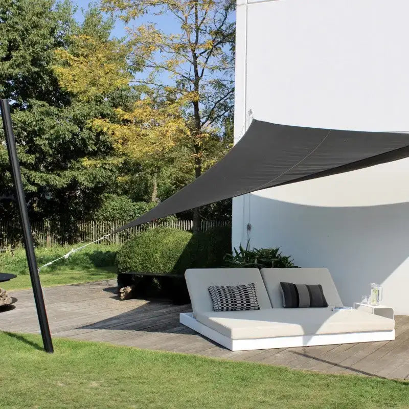 Voile ombrage triangulaire imperméable terrasse