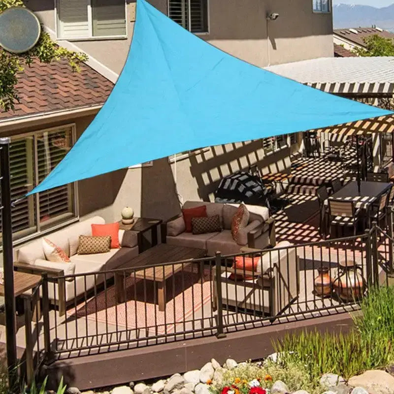 Voile ombrage triangulaire imperméable terrasse