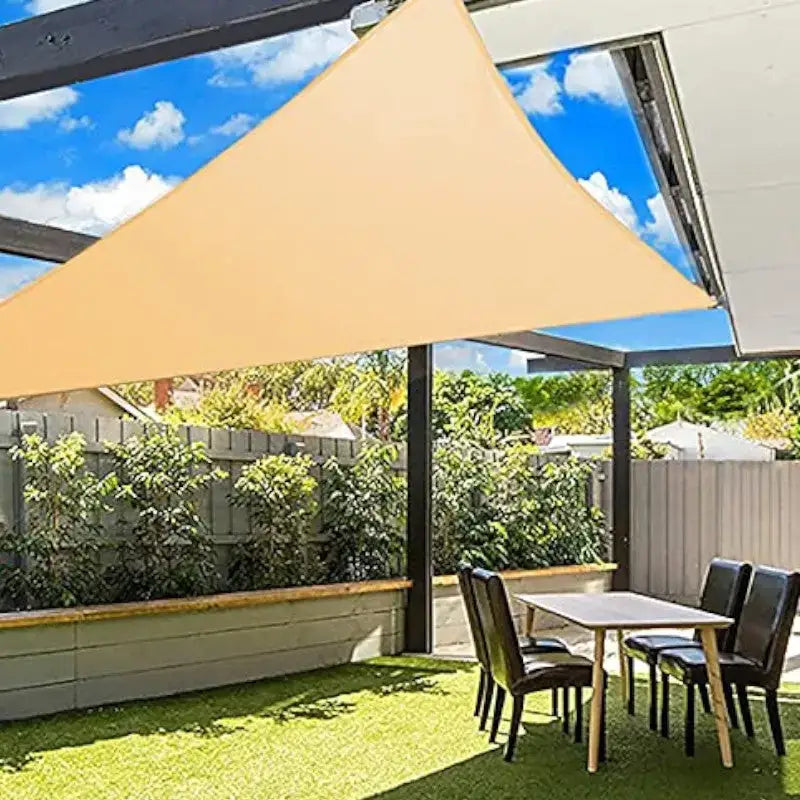 Voile ombrage triangulaire imperméable terrasse